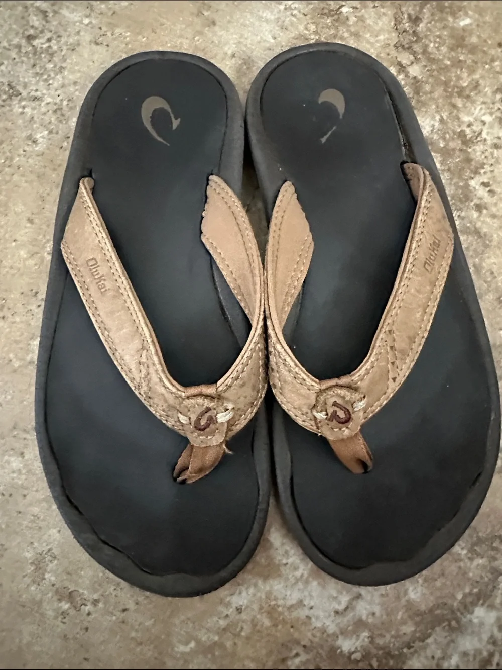 Olukai Boys  Brown Leather Flip Flop Sandals - Casual Comfort Sz 4/5